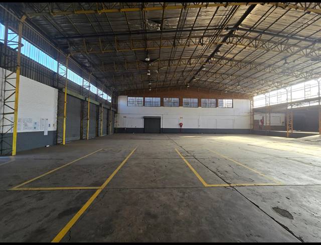 2,722M² WAREHOUSE TO LET IN BENROSE